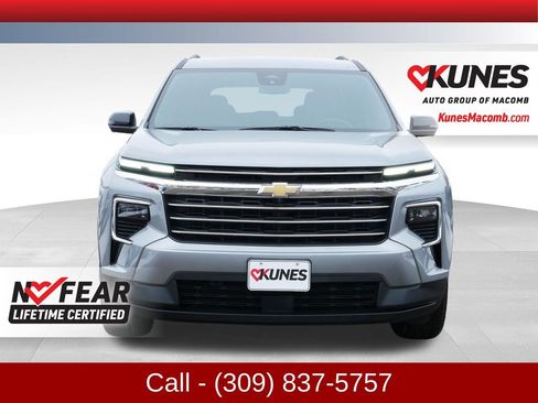 Used 2024 Chevrolet Traverse LT AWD/4WD image 2