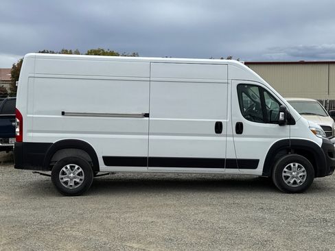 New 2026 RAM ProMaster 2500 w/ Quick Order Package 22G SLT image 2