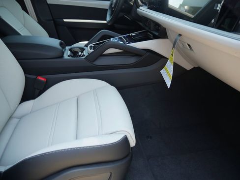 New 2026 Porsche Cayenne S AWD/4WD image 19