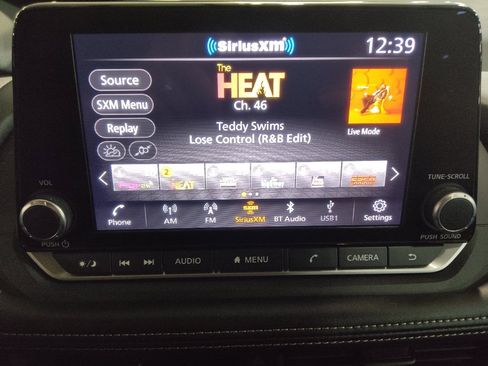 Used 2024 Nissan Rogue S AWD/4WD image 25