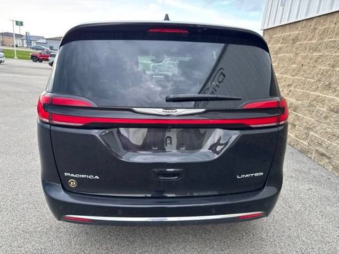 Used 2026 Chrysler Pacifica Limited FWD image 6