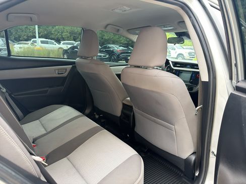 Used 2018 Toyota Corolla LE FWD image 17