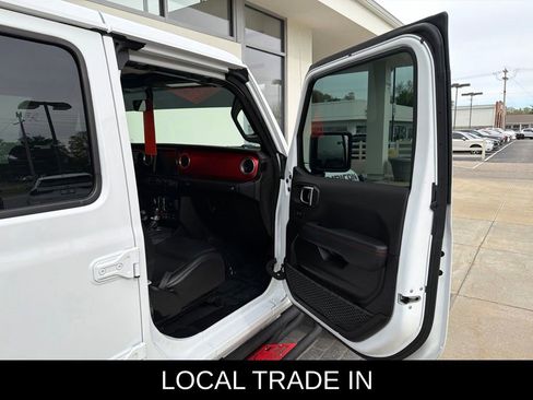 Used 2023 Jeep Gladiator Rubicon w/ LED Lighting Group AWD/4WD image 16