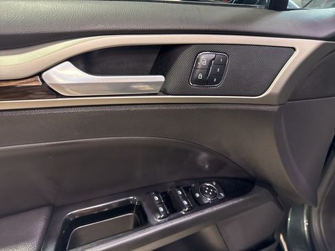 Used 2015 Ford Fusion SE w/ Equipment Group 202A image 30