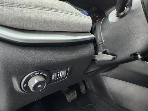 Used 2024 Jeep Compass Latitude image 41