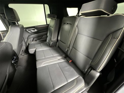 Used 2024 Chevrolet Suburban Premier image 24