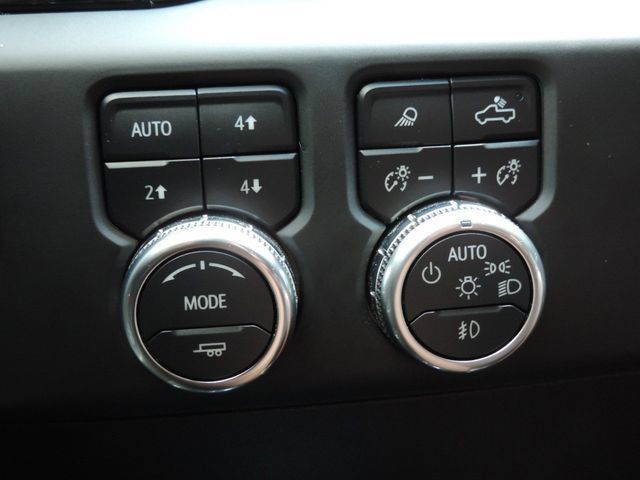 Used 2024 GMC Sierra 1500 AT4 w/ Technology Package AWD/4WD image 32