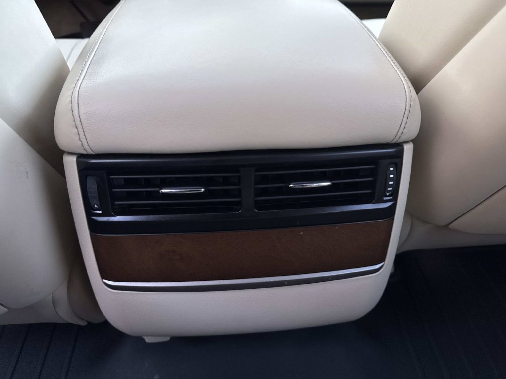 Used 2021 Lexus LX 570 4WD w/ Luxury Package image 16