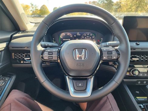 Used 2025 Honda Accord Touring image 29