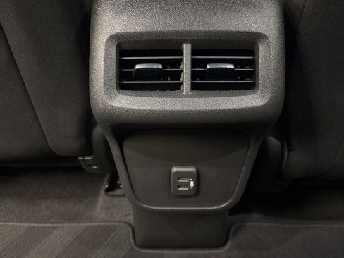 Used 2021 Chevrolet Equinox LT image 20