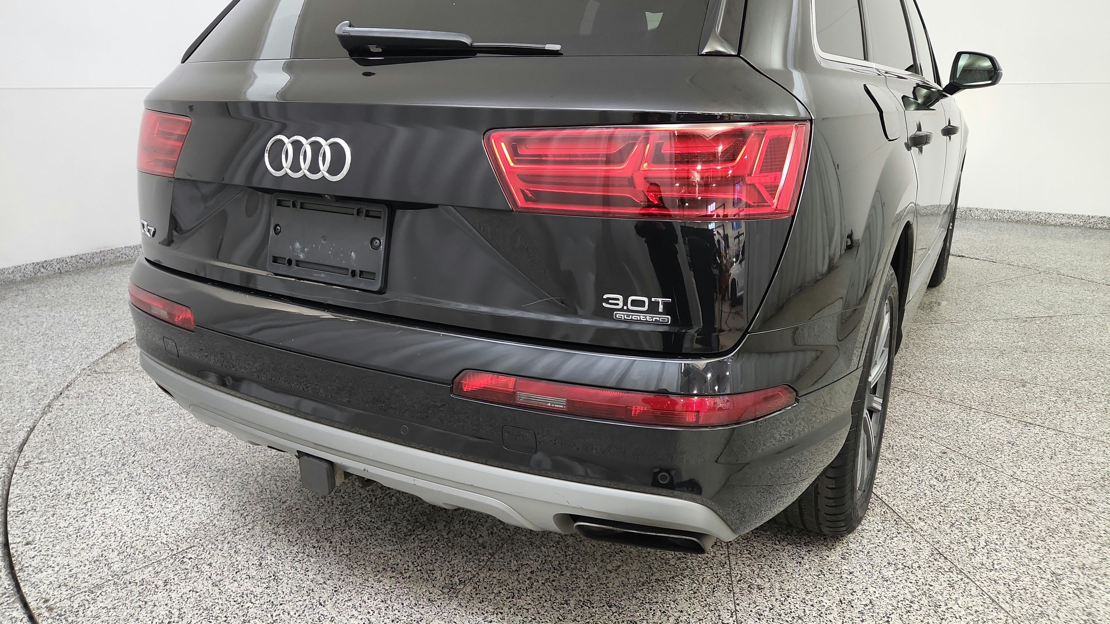 Used 2018 Audi Q7 3.0T Premium Plus AWD/4WD image 32