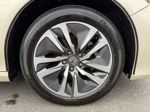 Used 2019 Honda Accord Touring image 9