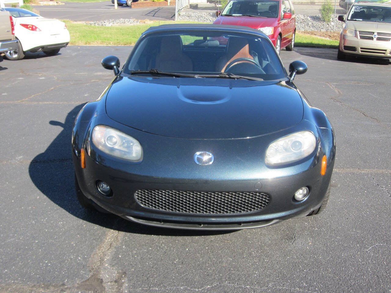 Used 2006 MAZDA MX-5 Miata Grand Touring RWD image 3