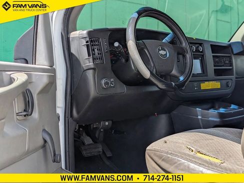 Used 2010 Chevrolet Express 3500 RWD image 11