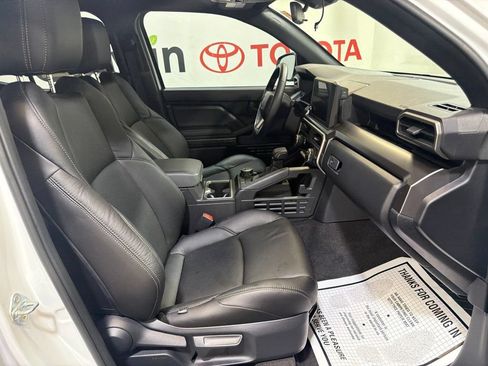 Used 2025 Toyota 4Runner TRD Off-Road AWD/4WD image 12