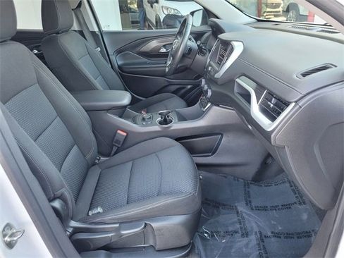Used 2024 GMC Terrain SLE w/ Driver Convenience Package image 15