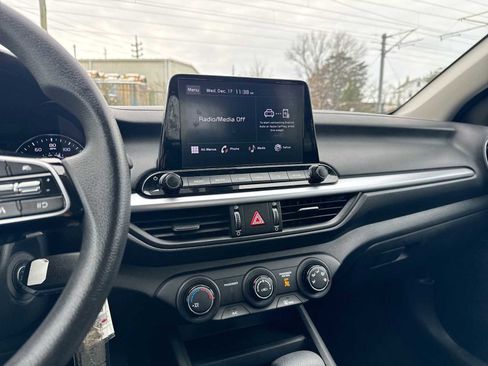 Used 2022 Kia Forte LXS image 26