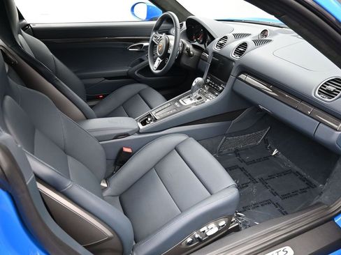 Used 2025 Porsche 718 Cayman GT4 image 9