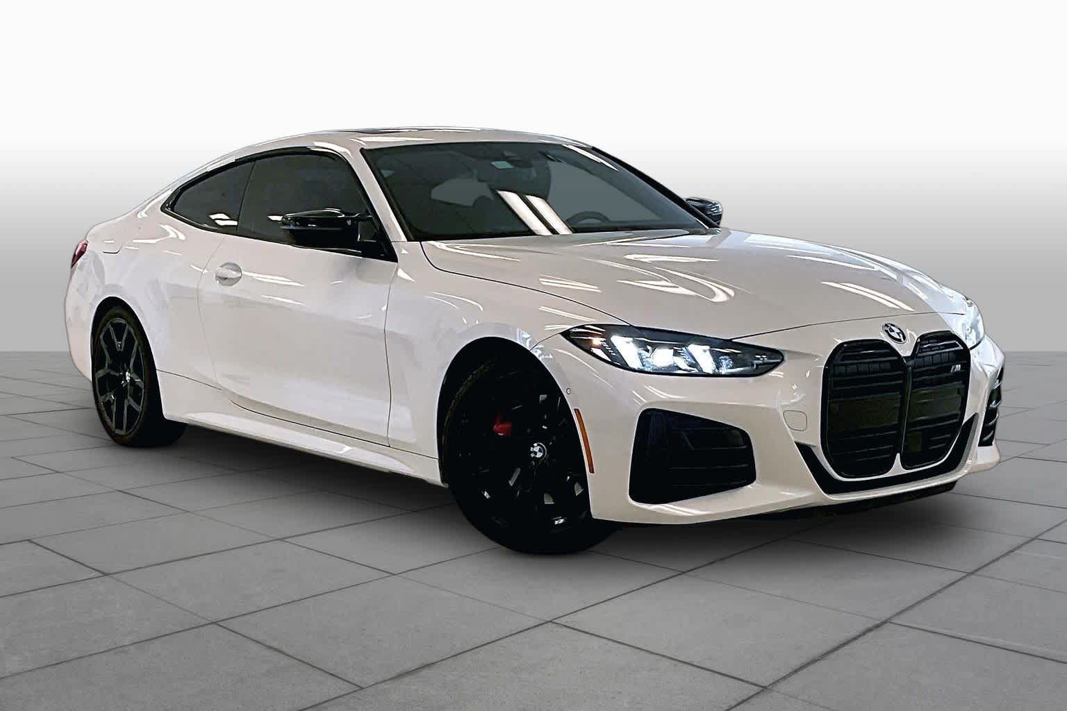 Used 2025 BMW M440i Coupe w/ Premium Package RWD image 2