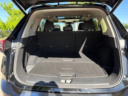 Certified 2025 Nissan Rogue SL w/ Tech Package AWD/4WD image 14