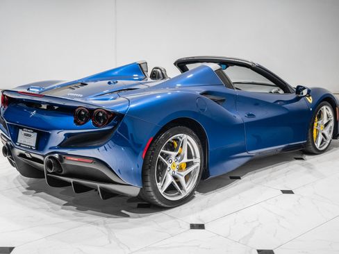 Used 2023 Ferrari F8 Tributo RWD image 9