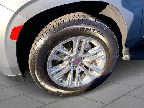 Used 2022 GMC Yukon SLT w/ SLT Premium Package image 10