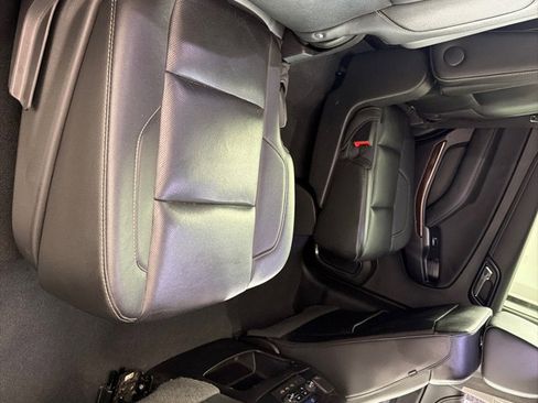 Used 2019 GMC Yukon SLT w/ Premium Edition AWD/4WD image 24