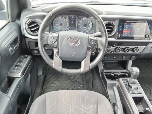 Used 2016 Toyota Tacoma TRD Sport w/ Towing Package AWD/4WD image 8