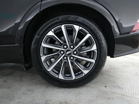 Used 2024 Cadillac Lyriq Sport AWD/4WD image 9