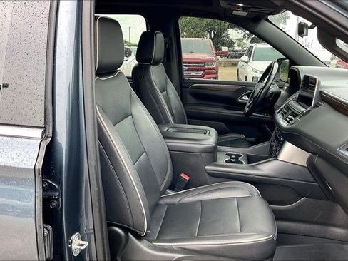 Used 2021 Chevrolet Suburban Premier w/ Premium Package RWD image 33