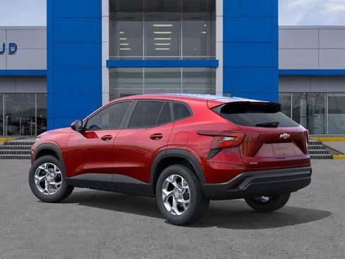 New 2026 Chevrolet Trax LS w/ LS Convenience Package FWD image 3