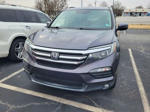 Used 2018 Honda Pilot Touring image 2