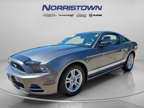 Used 2014 Ford Mustang Coupe RWD image 3
