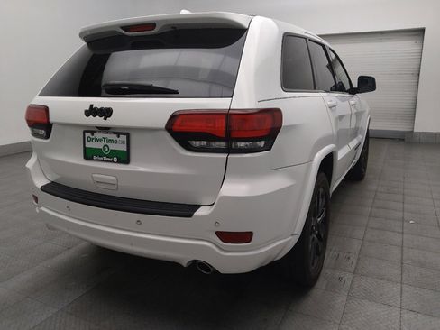 Used 2019 Jeep Grand Cherokee Altitude RWD image 9