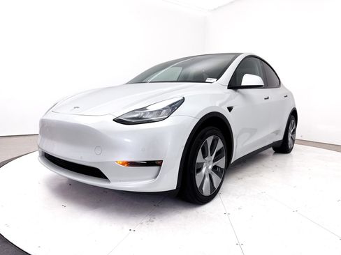 Used 2022 Tesla Model Y Long Range AWD/4WD image 13