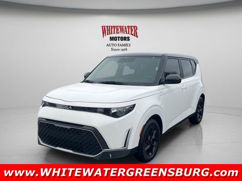 Used 2023 Kia Soul S FWD image 1