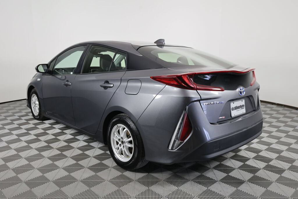 Used 2021 Toyota Prius Prime XLE w/ Carpet Mat Package (TMS) FWD image 4