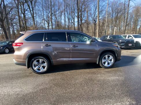 Used 2017 Toyota Highlander Limited image 15