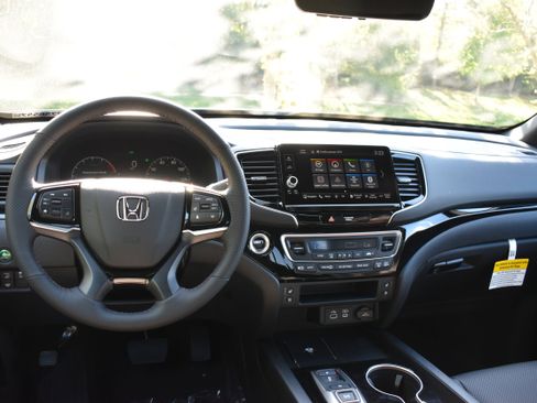 New 2026 Honda Ridgeline Black Edition image 16