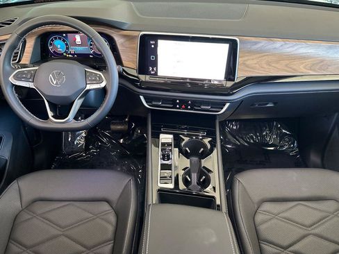 New 2026 Volkswagen Atlas SE w/ Panoramic Sunroof Package image 12