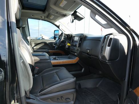 Used 2018 Chevrolet Silverado 2500 High Country w/ Duramax Plus Package image 18