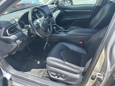 Used 2023 Toyota Camry XSE FWD image 3