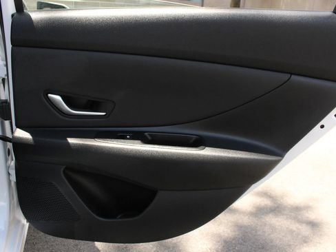 Used 2025 Hyundai Elantra SEL FWD image 26