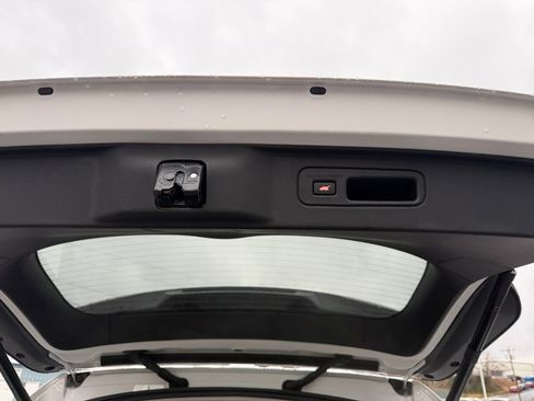 New 2025 Honda Pilot EX-L image 14