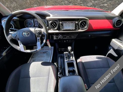 Used 2019 Toyota Tacoma SR5 AWD/4WD image 14