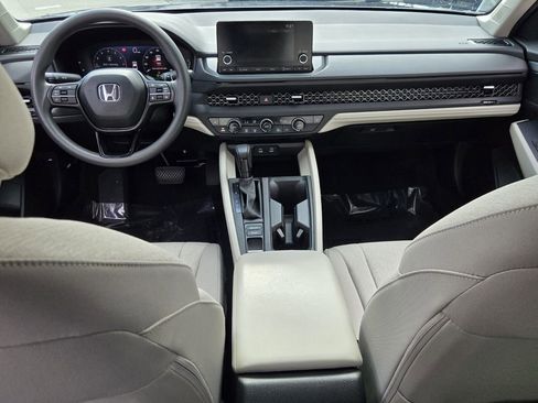 Used 2025 Honda Accord SE image 13