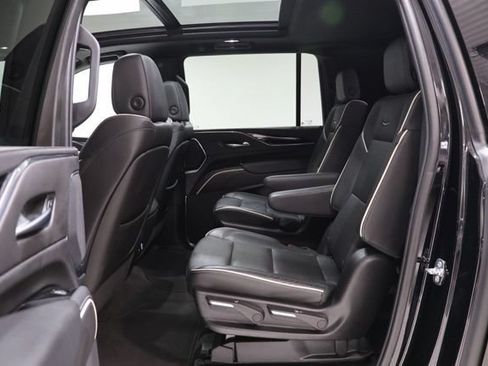 Used 2024 Cadillac Escalade ESV Sport AWD/4WD image 30