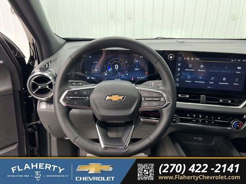 Used 2025 Chevrolet Equinox LT FWD image 24