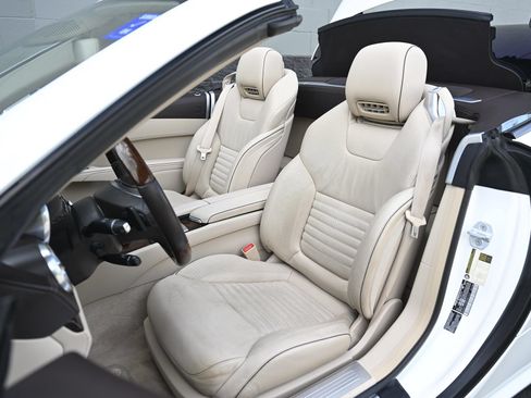 Used 2013 Mercedes-Benz SL 550 image 22
