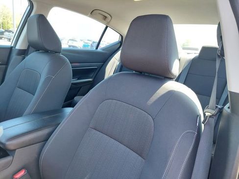 Used 2024 Nissan Altima 2.5 SV image 17